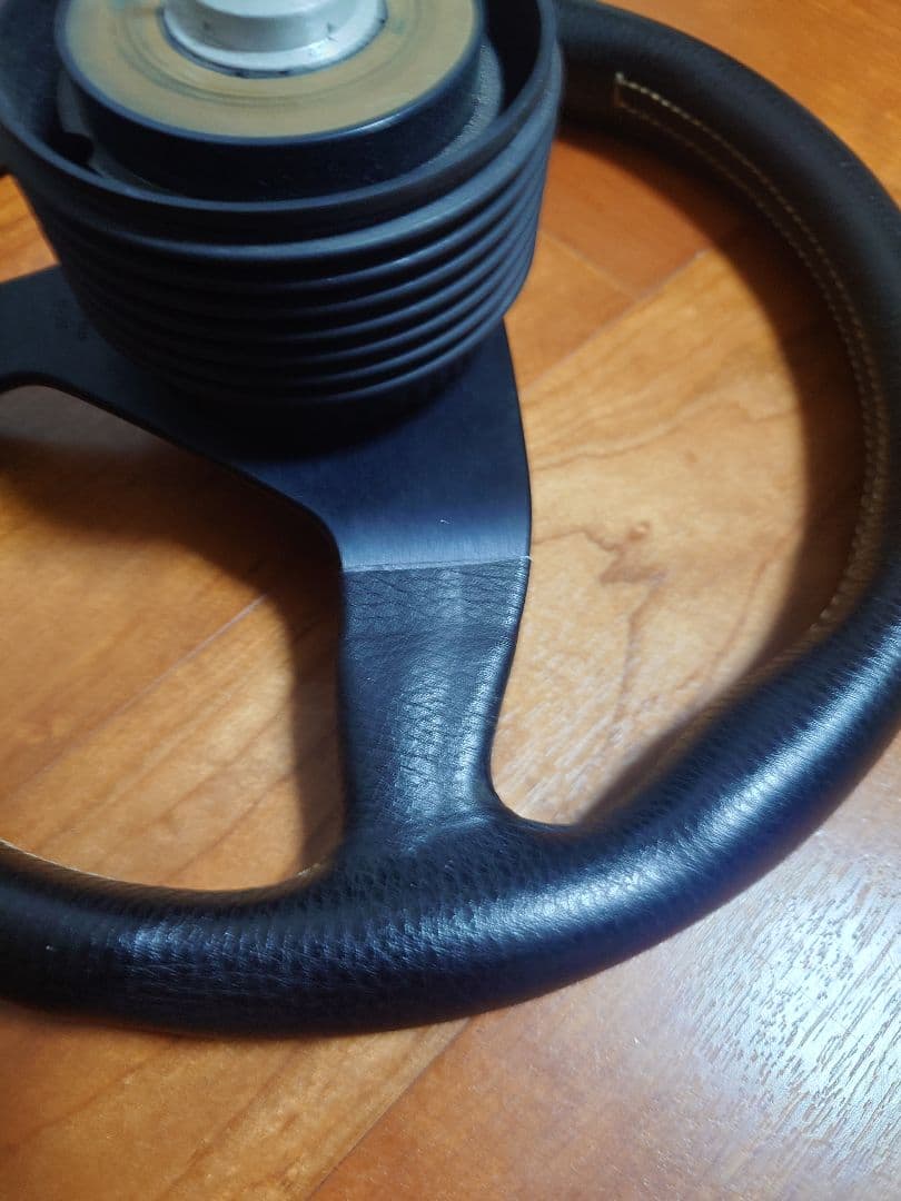 momo ステアリング・ハンドル　ボスセット