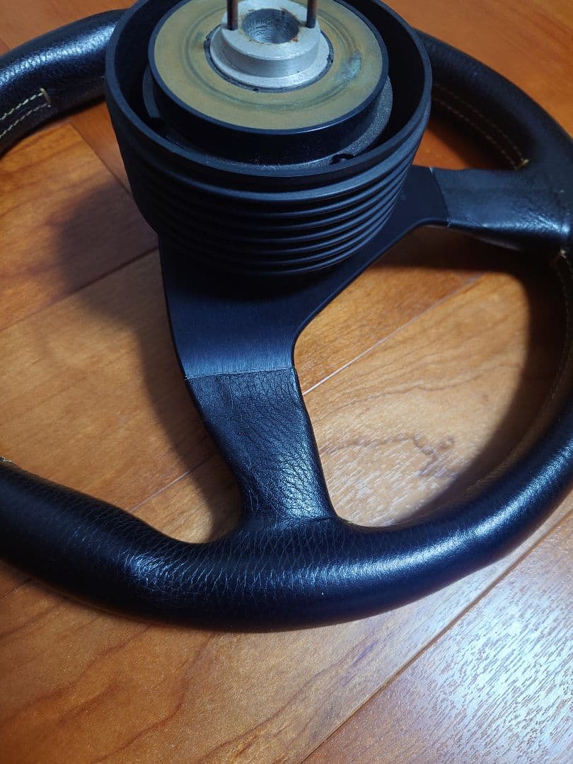 momo ステアリング・ハンドル　ボスセット