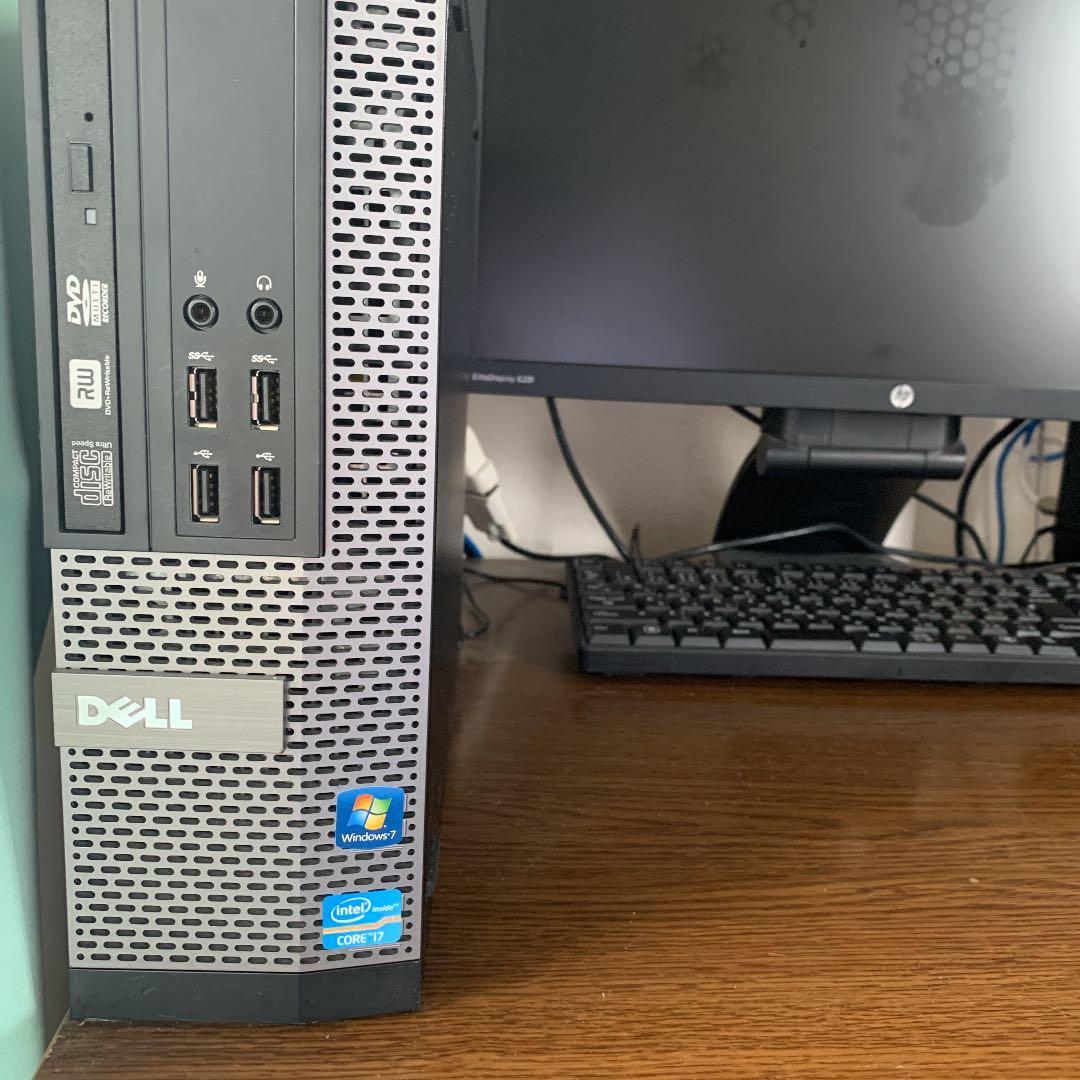 DELLのデスクトップパソコン(intel corei7)とモニター2つです。