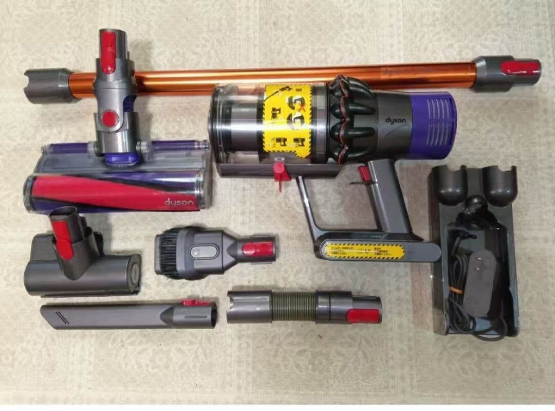 雨の日セール25分稼働正規品Dyson V10 (SV12)Fluffy動作確認