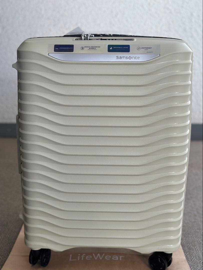 新品未使用品　サムソナイト　スーツケース　アップスケープ55 小型軽量2.3kg