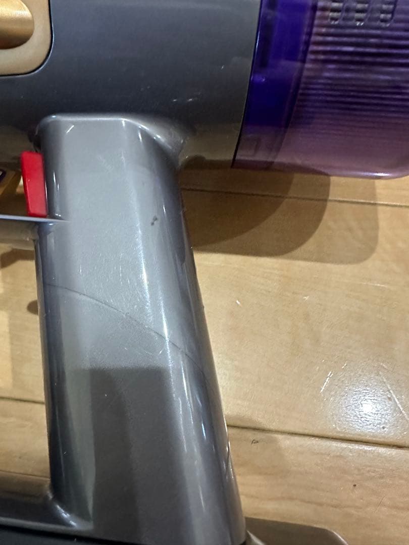 Dyson sv14 スティッククリーナー 本体 ①