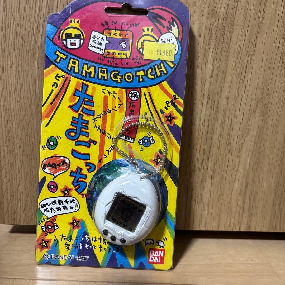 初代たまごっち　白/ホワイト 海外　未開封　未使用