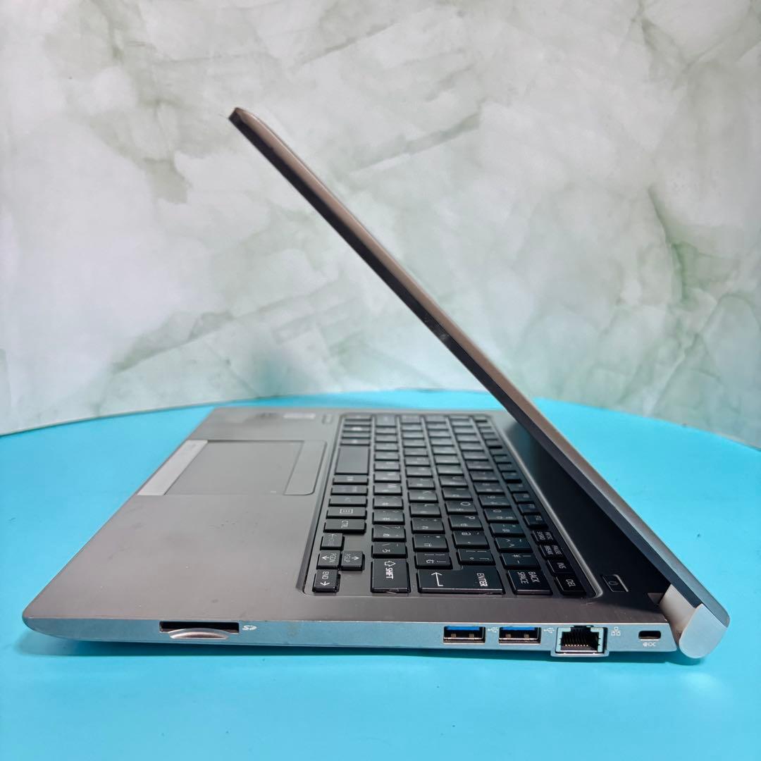 お買い得！全機能◎SSD搭載！東芝13.3薄型ノートPC オフィス付！メモリ8G