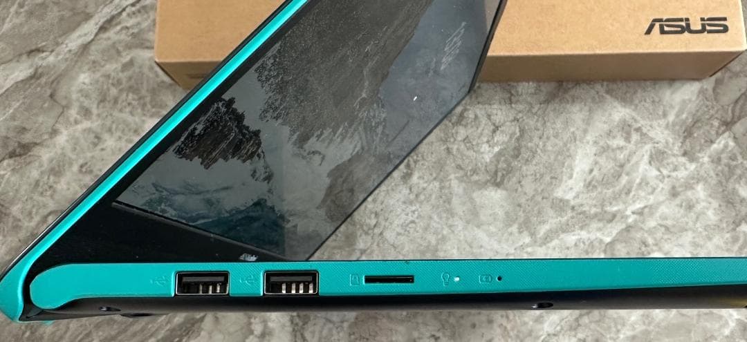 ASUS VivoBook ノートPC Intel Core i5 （難あり）