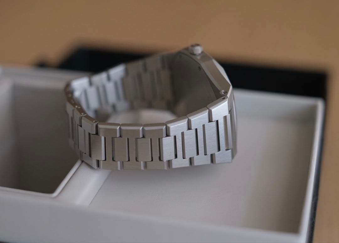 D1 MILANO ULTRA THIN turquoiseリネン38mmケース