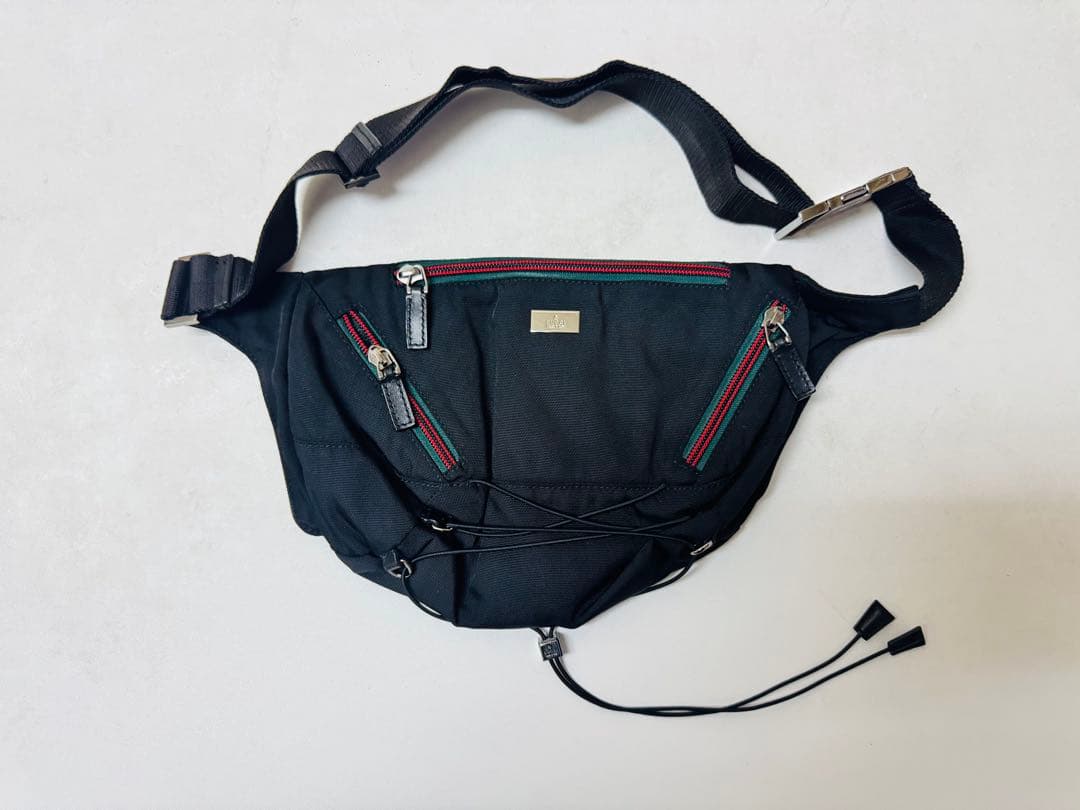 グッチ ボディバッグ ウエストポーチブラック GUCCI