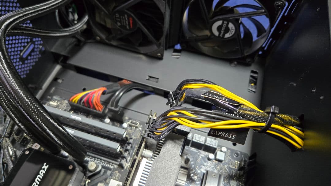 超美品 水冷 i7-11700/SSD1TB 1660SUPER マウスG402