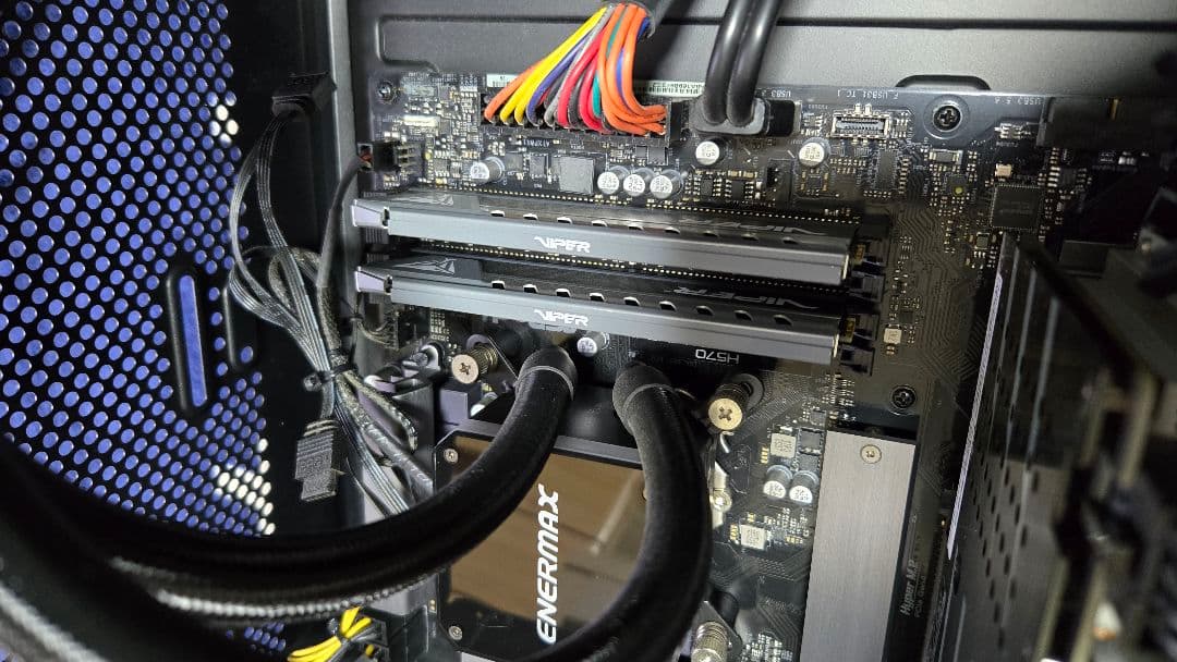 超美品 水冷 i7-11700/SSD1TB 1660SUPER マウスG402