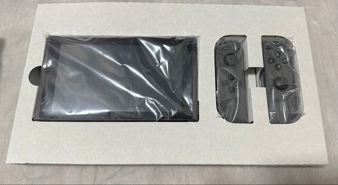 Nintendo Switch 本体 グレー　ストラップ未使用