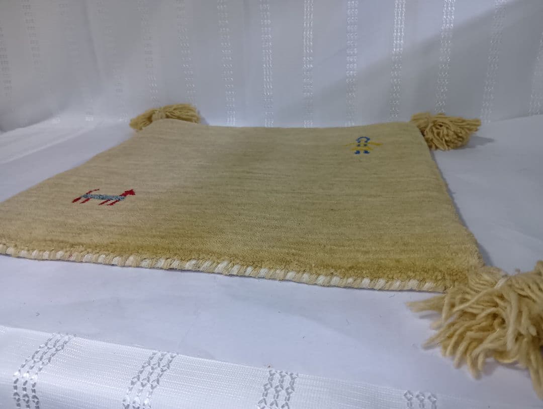 ギャッベ 　ギャベ　チェアパッド　ベージュ　ウール100％　ラグ　40×40㎝