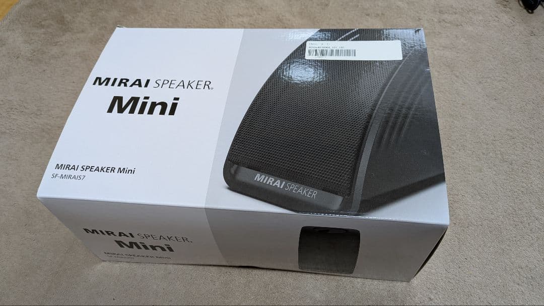MIRAI SPEAKER Mini 本体と付属品