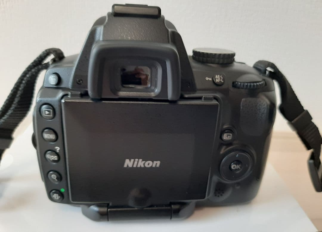 Nikon D5000ダブルズームキット　デジタル一眼レフ　収納バッグ