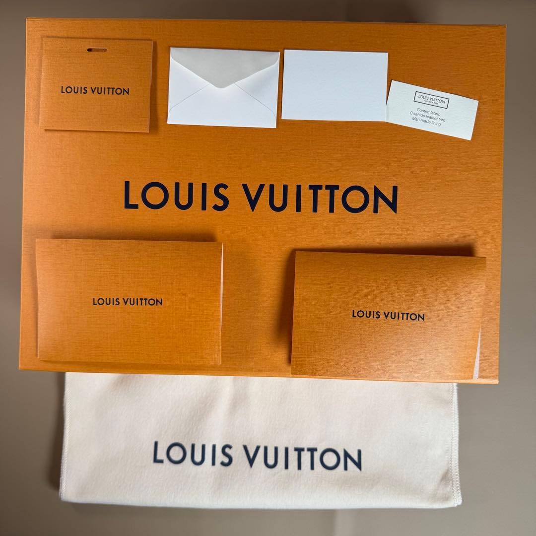 ルイヴィトンモノグラムマカサー　マグネティックメッセンジャーバッグ　M45557