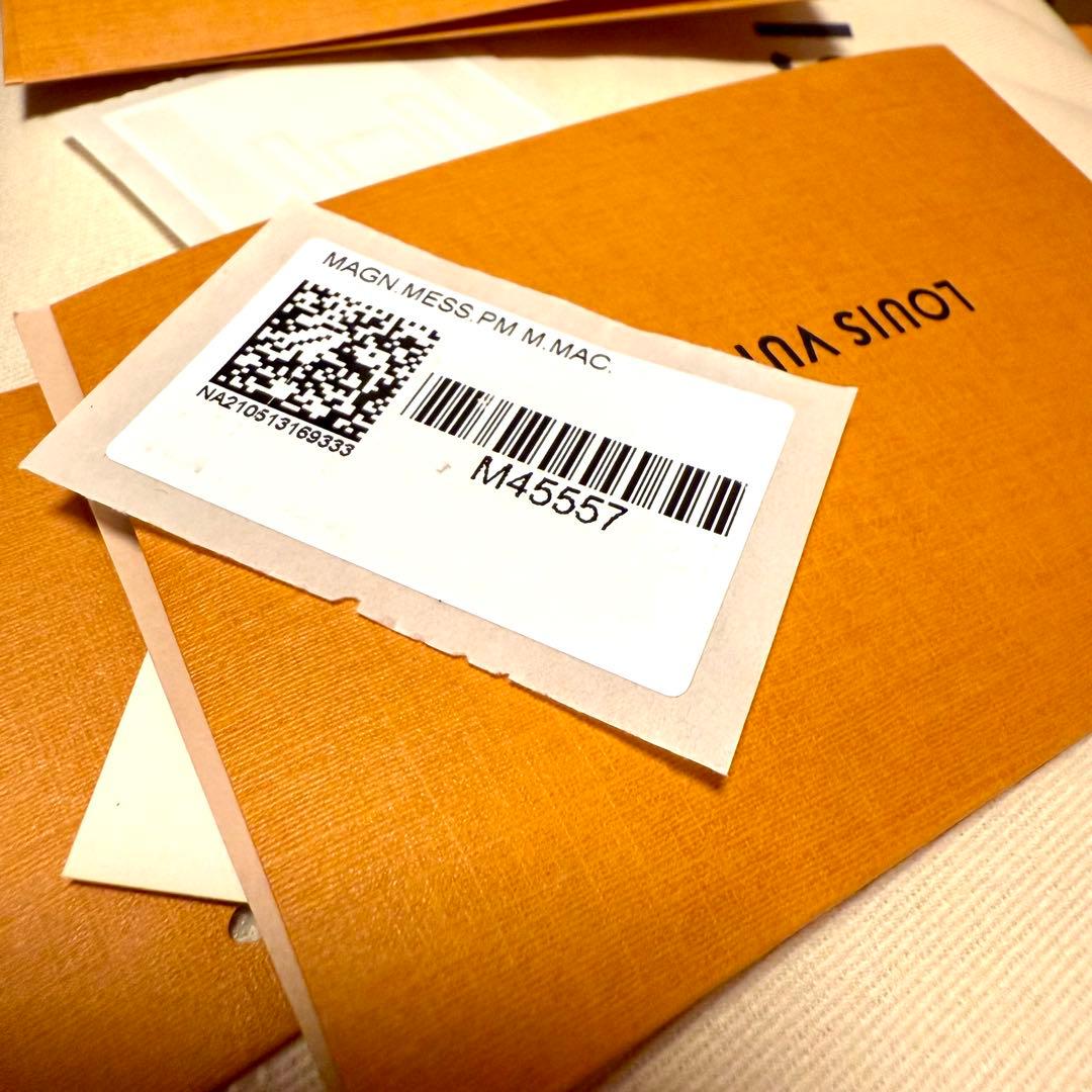 ルイヴィトンモノグラムマカサー　マグネティックメッセンジャーバッグ　M45557