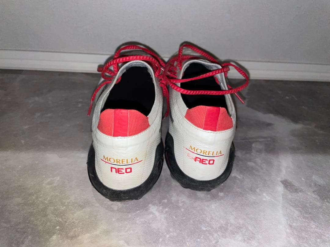 MIZUNO モレリアNEOIVβ 27.5