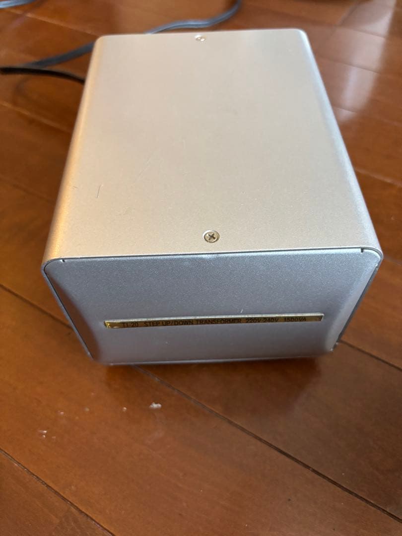 カシムラ変圧器TI-20 100V/230V 1500VA