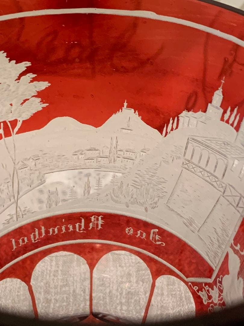 ボヘミアガラス　アンティーク19世紀後半　細密にカットされた風景画が素敵です！