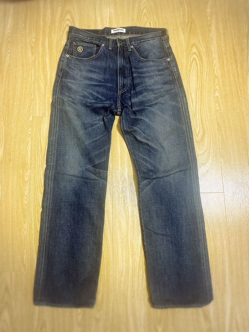 A BATHING APE バック刺繍デニムパンツ