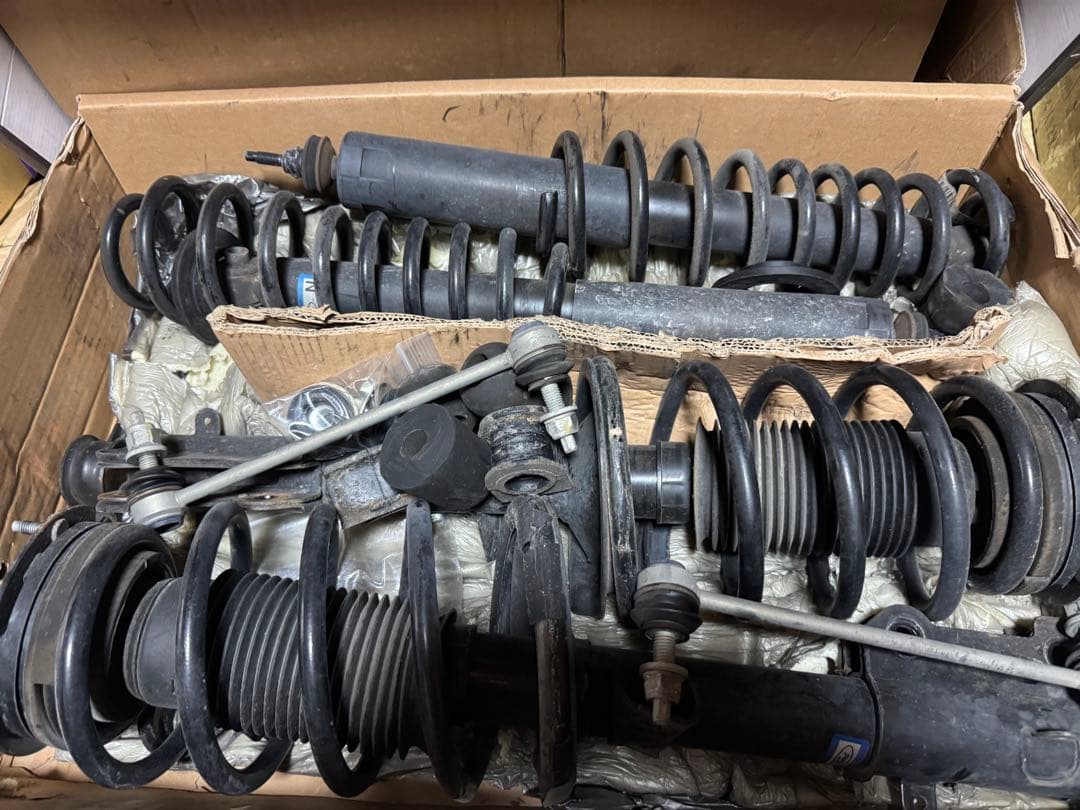 2007年式v6マスタング純正サスペンション