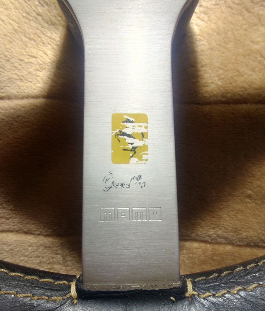 G*T様 【傷あり】モモ キャバリーノ レザーステアリング