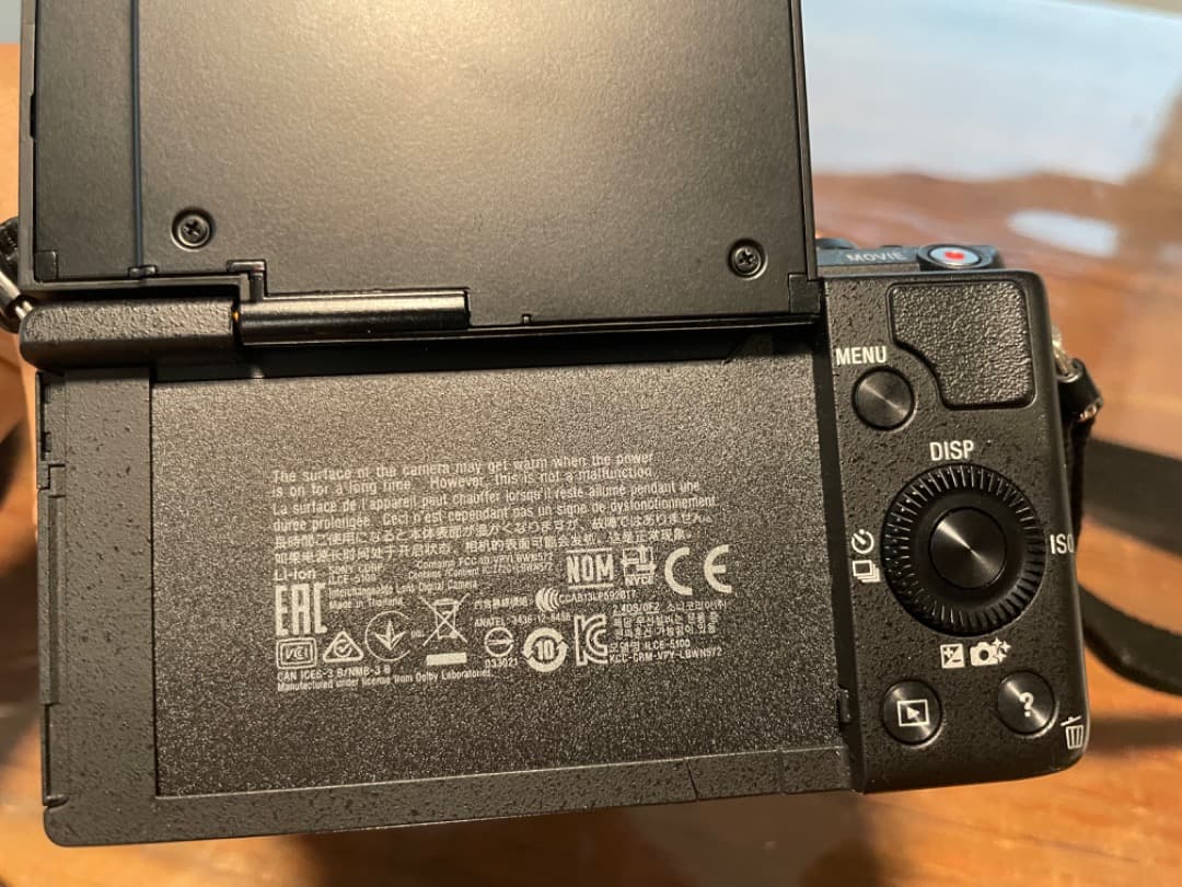 SONY α5100 ミラーレスカメラ 16-50mmレンズ付き