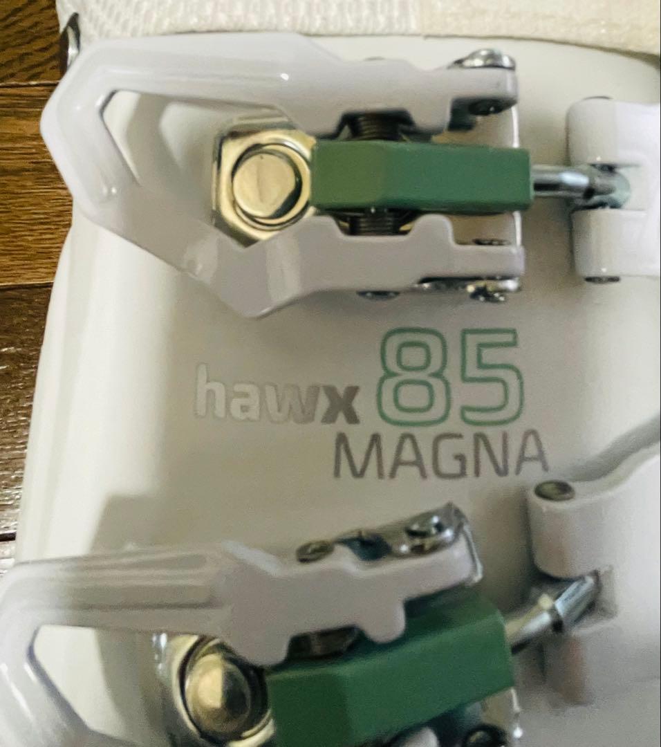 アトミック　女性用ブーツ　白　24−24.5cm