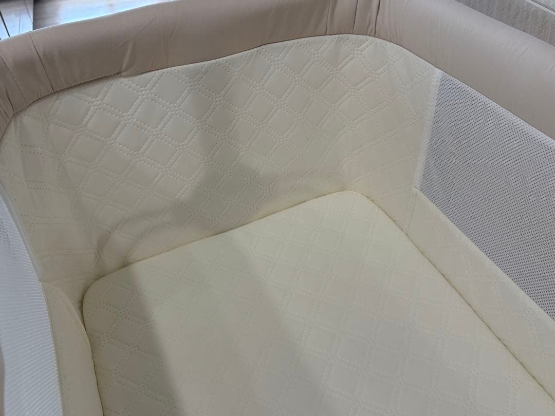 kino linpo ベビーベッド キャスター付き 収納棚付き 　クリーム色