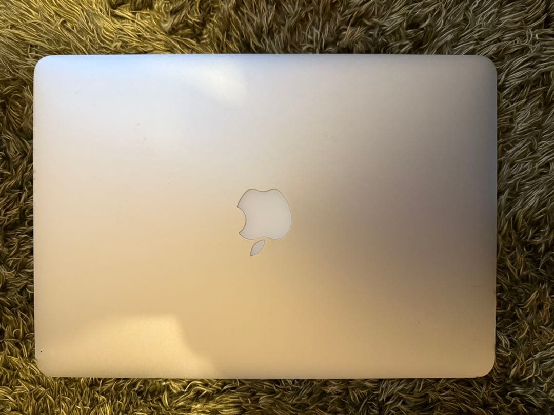 MacBook Air 13inch 2015年　8GB 放電回数36回　美品
