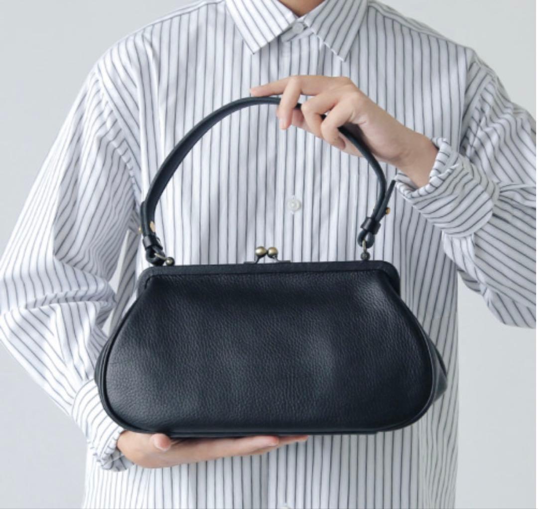 Yammart(ヤマート) カウレザーがま口ラウンド型ハンドバッグ　美品