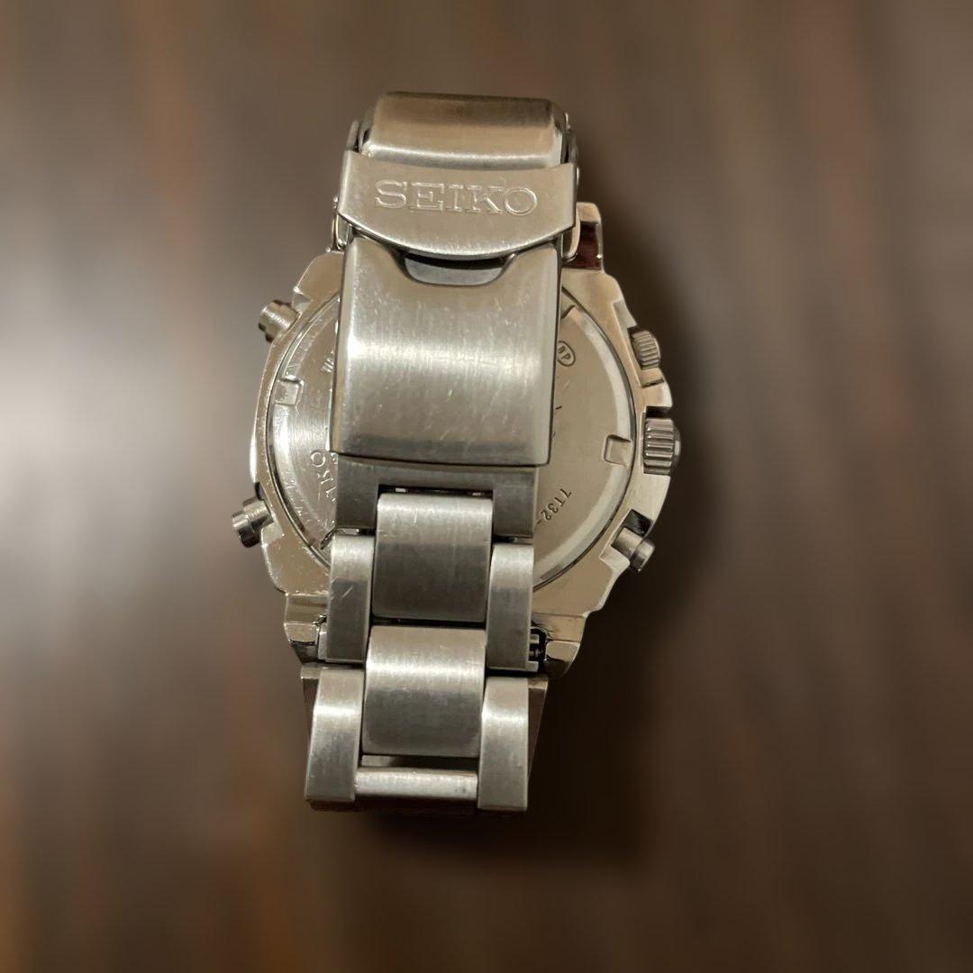 SEIKO SUS クロノグラフ、レッド