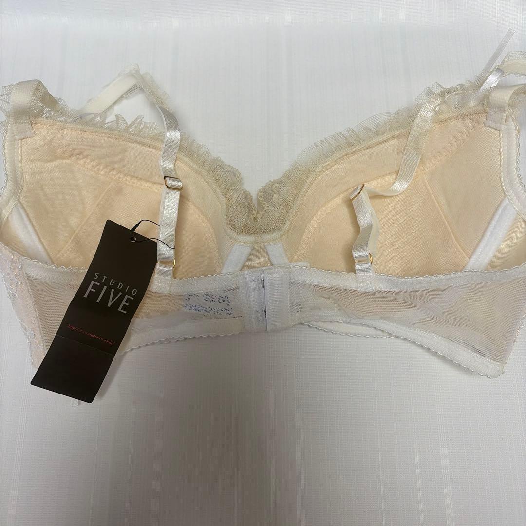 studioFIVEクリーム色 レース ブラショーツガーターセットC75/M