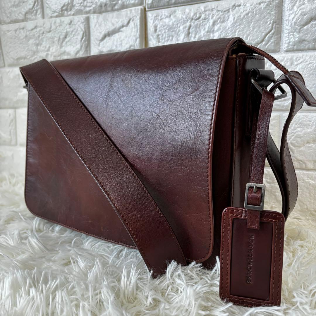 MOTHERHOUSE✨オールレザーメッセンジャーバッグ　ユニセックス　チャーム