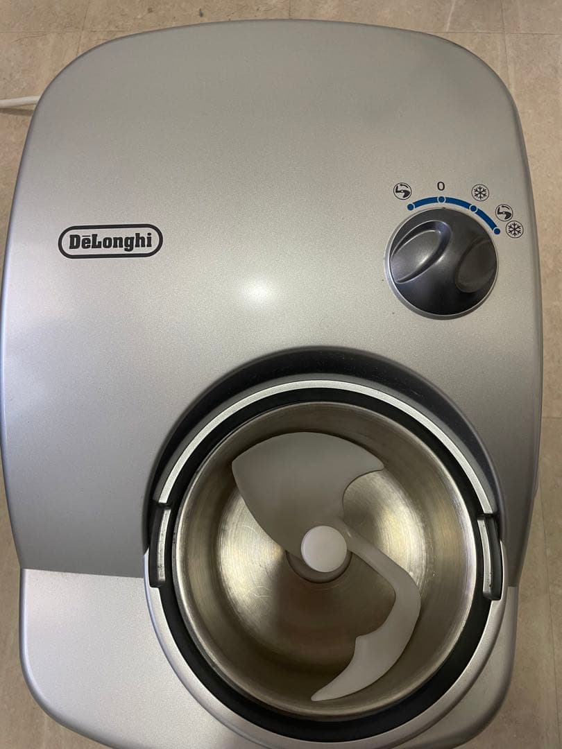 DeLonghi アイスクリームメーカー シルバー