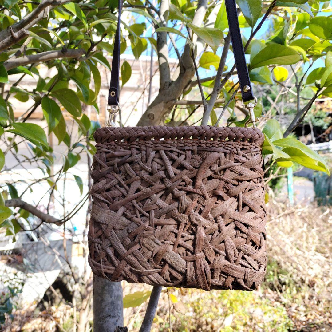 z*i様 山葡萄やたら編み籠バック約高さ15横18幅7