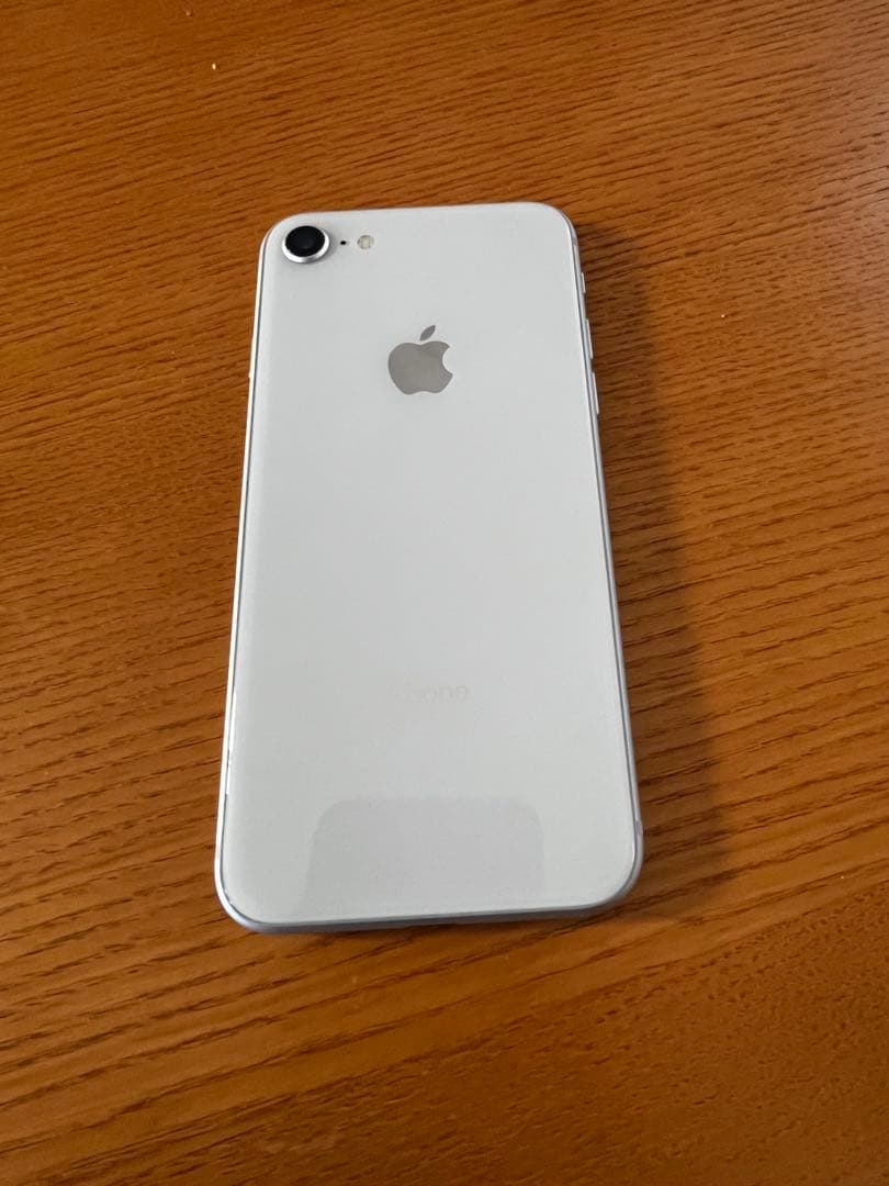 iPhone8 64GB シルバー