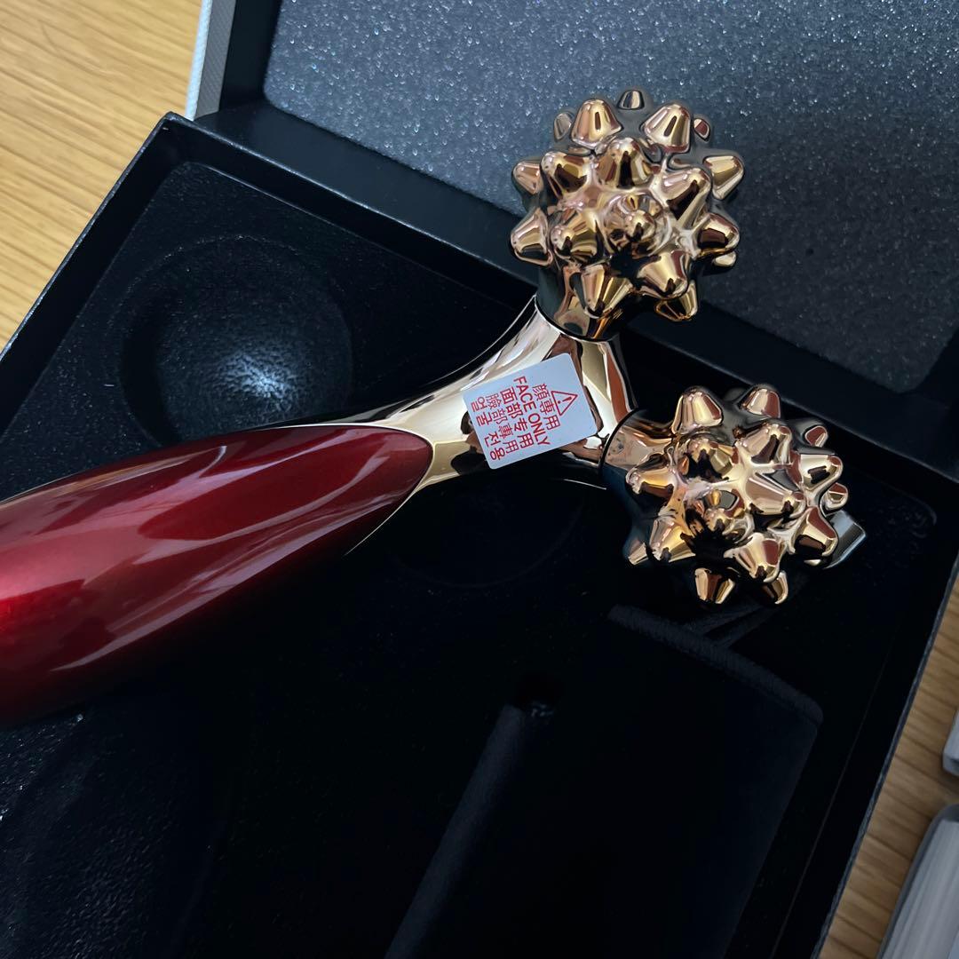 美容ローラー　リファリズム　レッド　RF-RT2320C-R