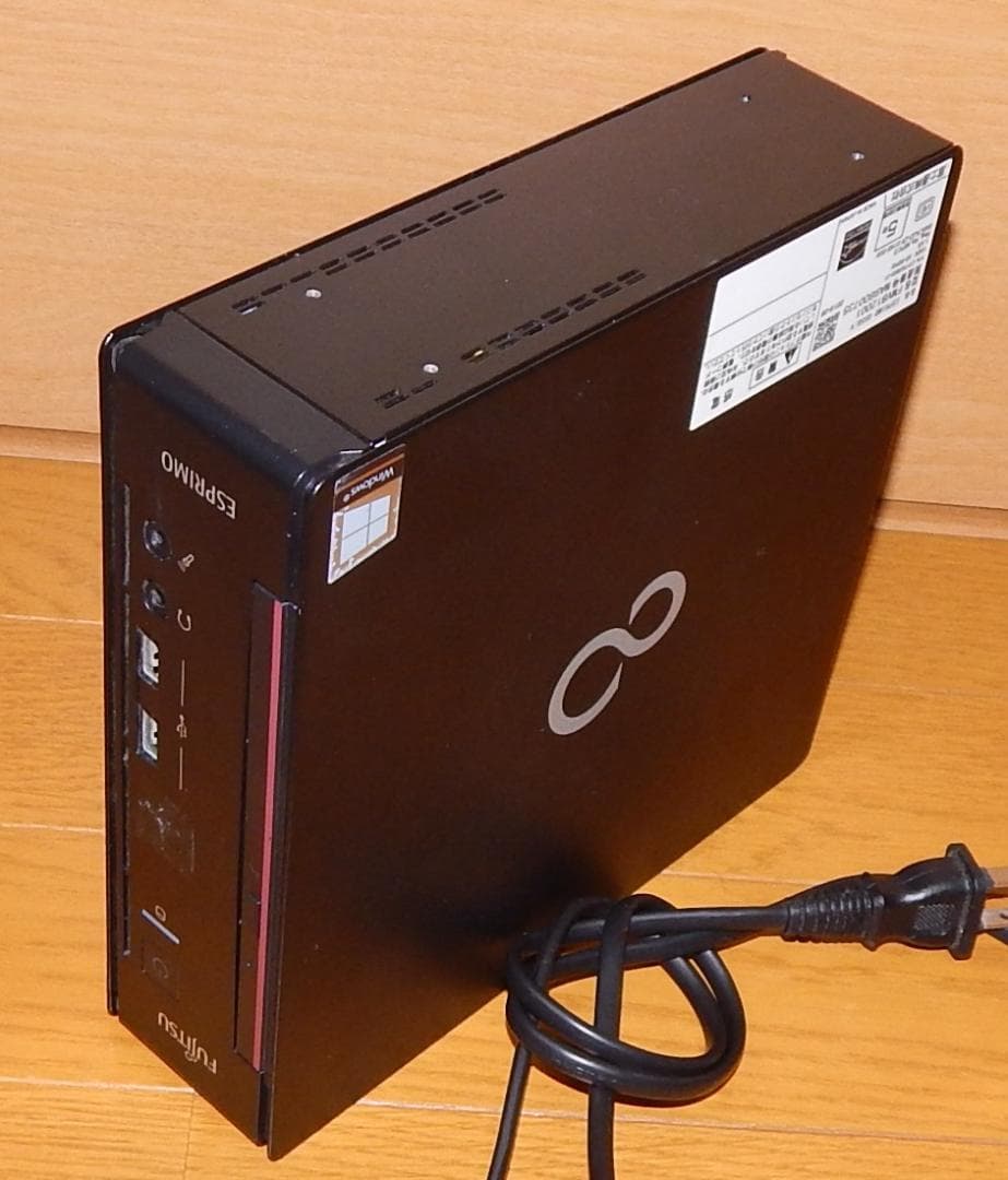 富士通 小型PC ESPRIMO Q558/V　i3 8100T/Win11