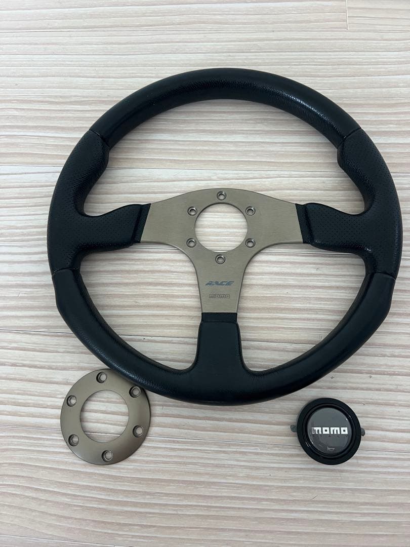 momo ステアリング　race