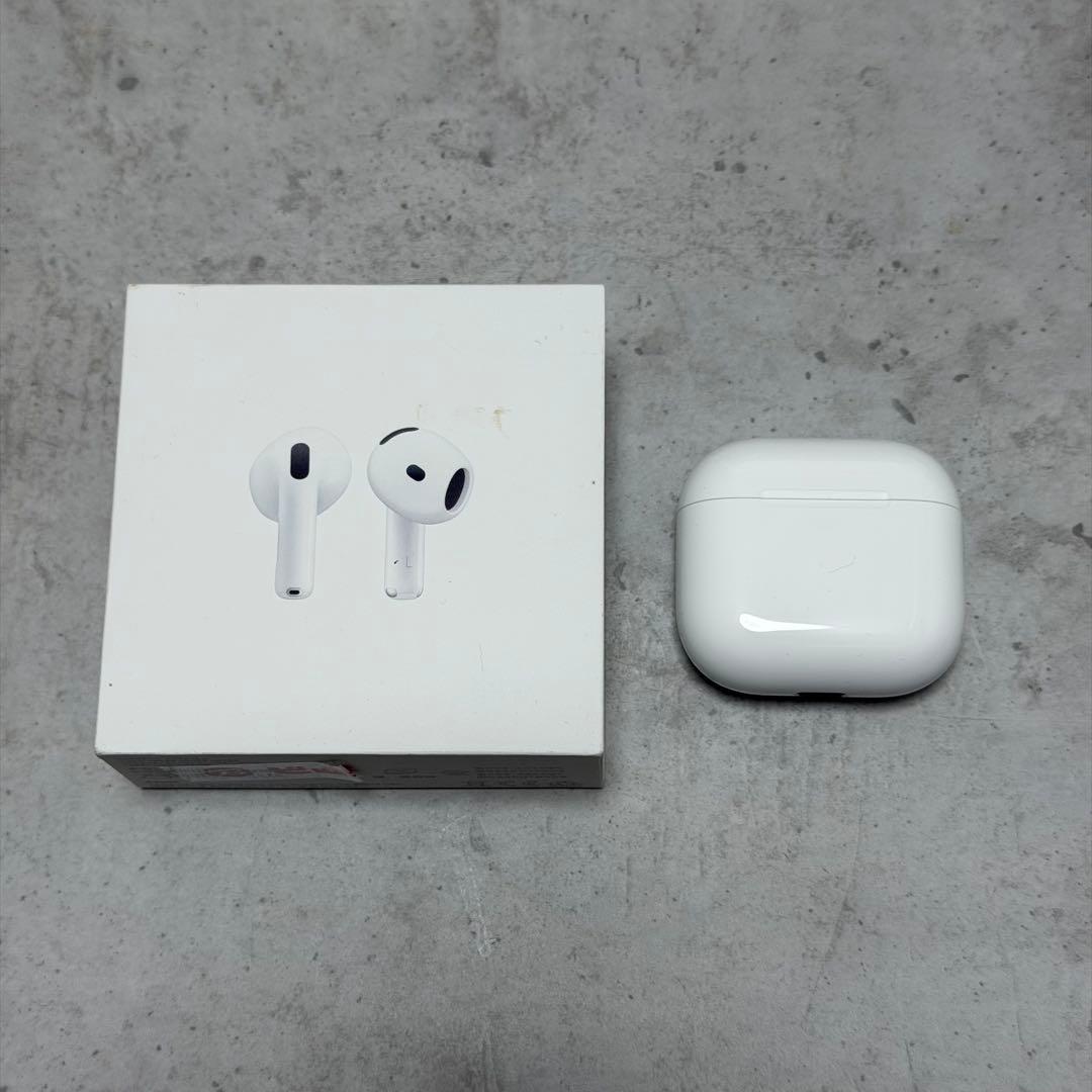 【極美品】AirPods4