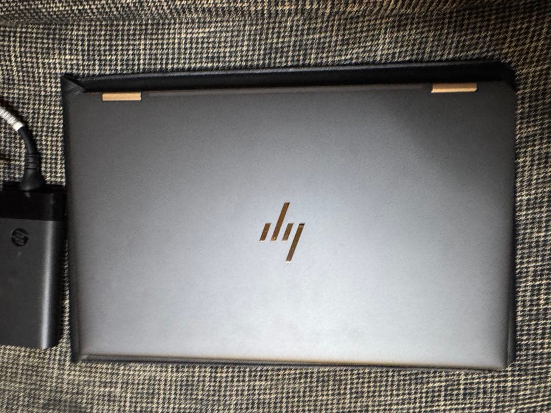 HP Spectre ノートPC Core i7 180時間未満　液晶ムラ有