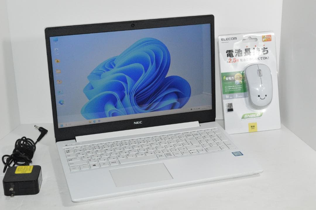 【美品】ホワイトLAVIE第8世代Corei7/20G/新品SSD1TB