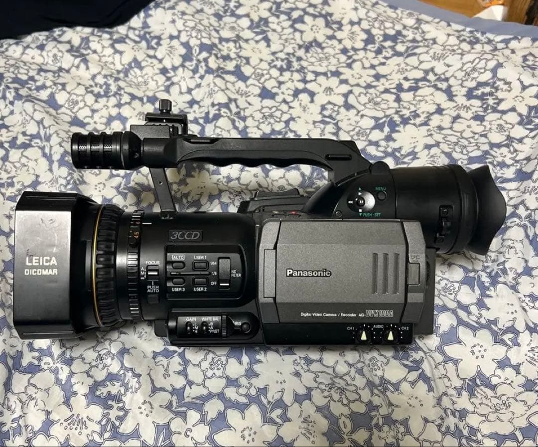 パナソニックmini DVカムレコーダ- AG-DVX100A通電ok ジャンク