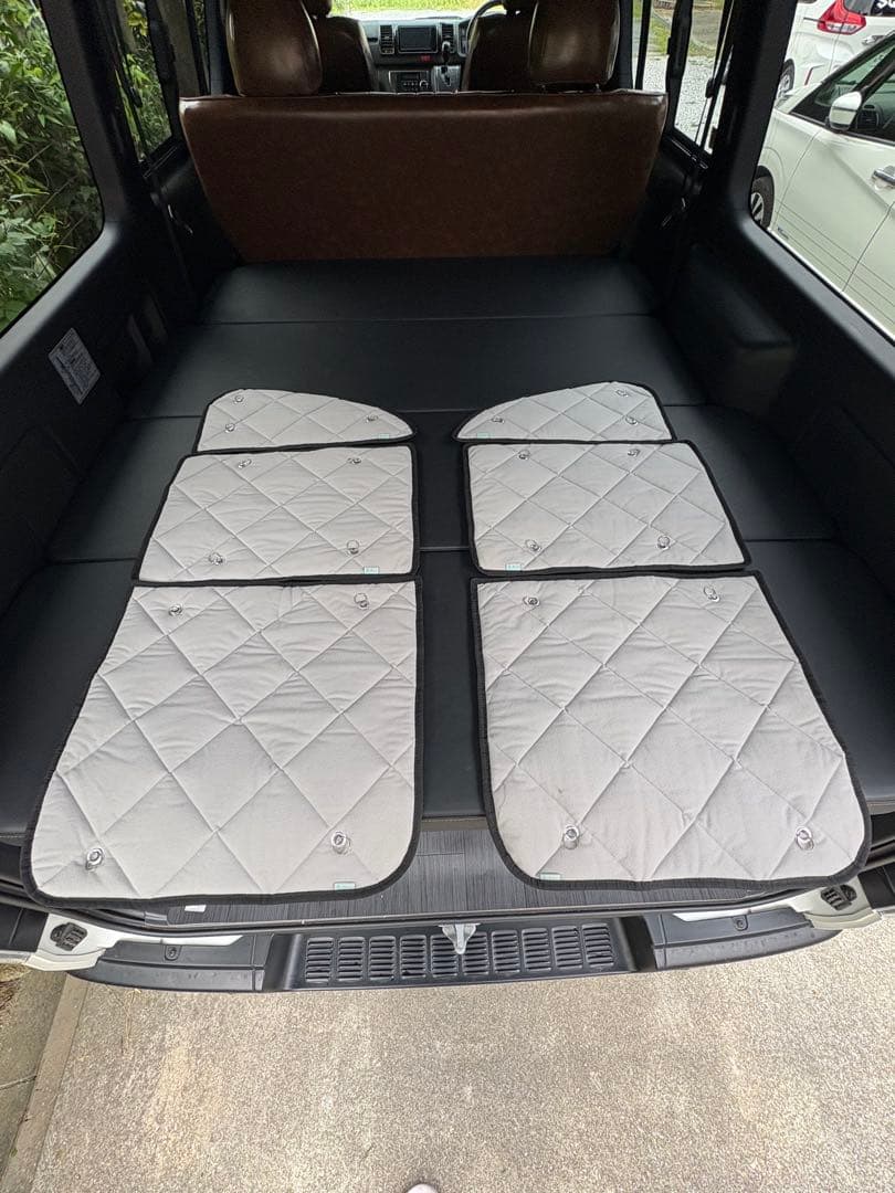 ハイエースバン　Aizu　アイズ　マルチシェード【セカンド左右：3分割】