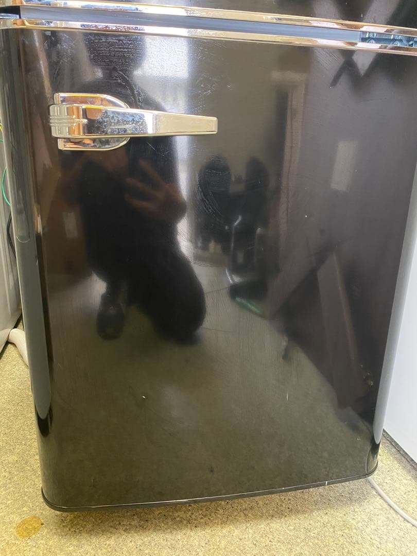 美品 2024年製 レトロな冷蔵冷凍庫 81L