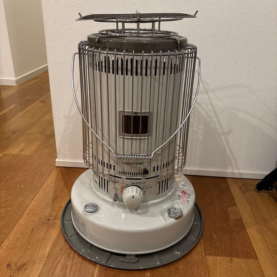 <お値下げ>トヨトミ KS-67H石油ストーブ ホワイト 五徳、網セット