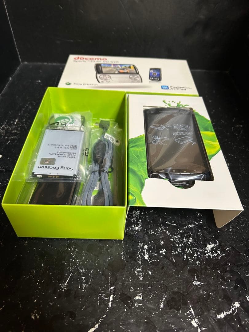 NTT docomo Xperia PLAY SO-01D ブラック