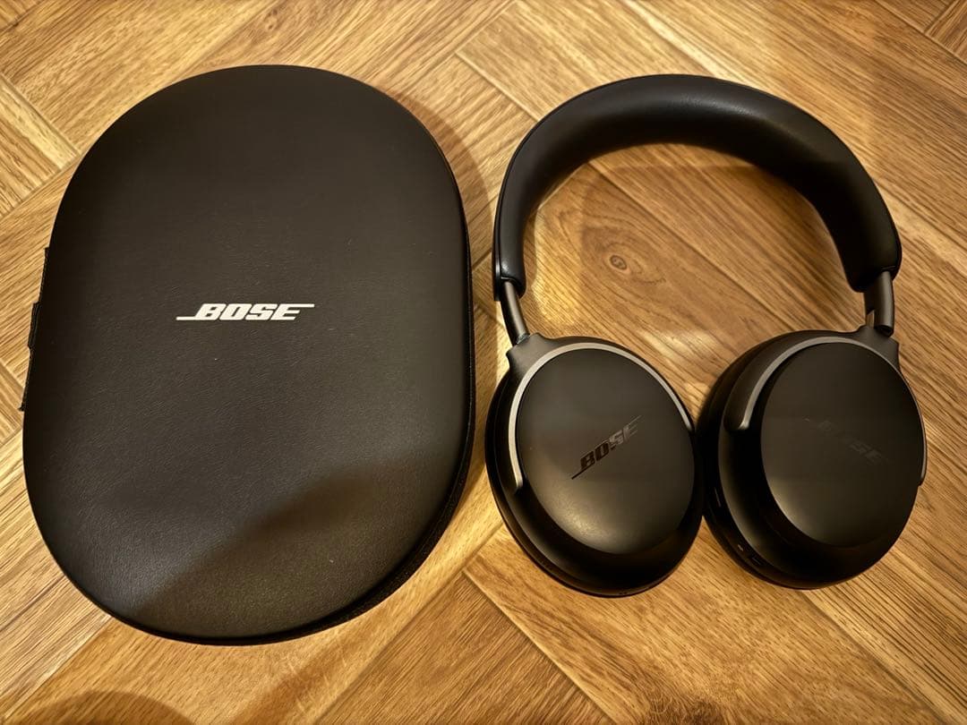 ボーズ QuietComfort Ultra Headphones スタンド付き