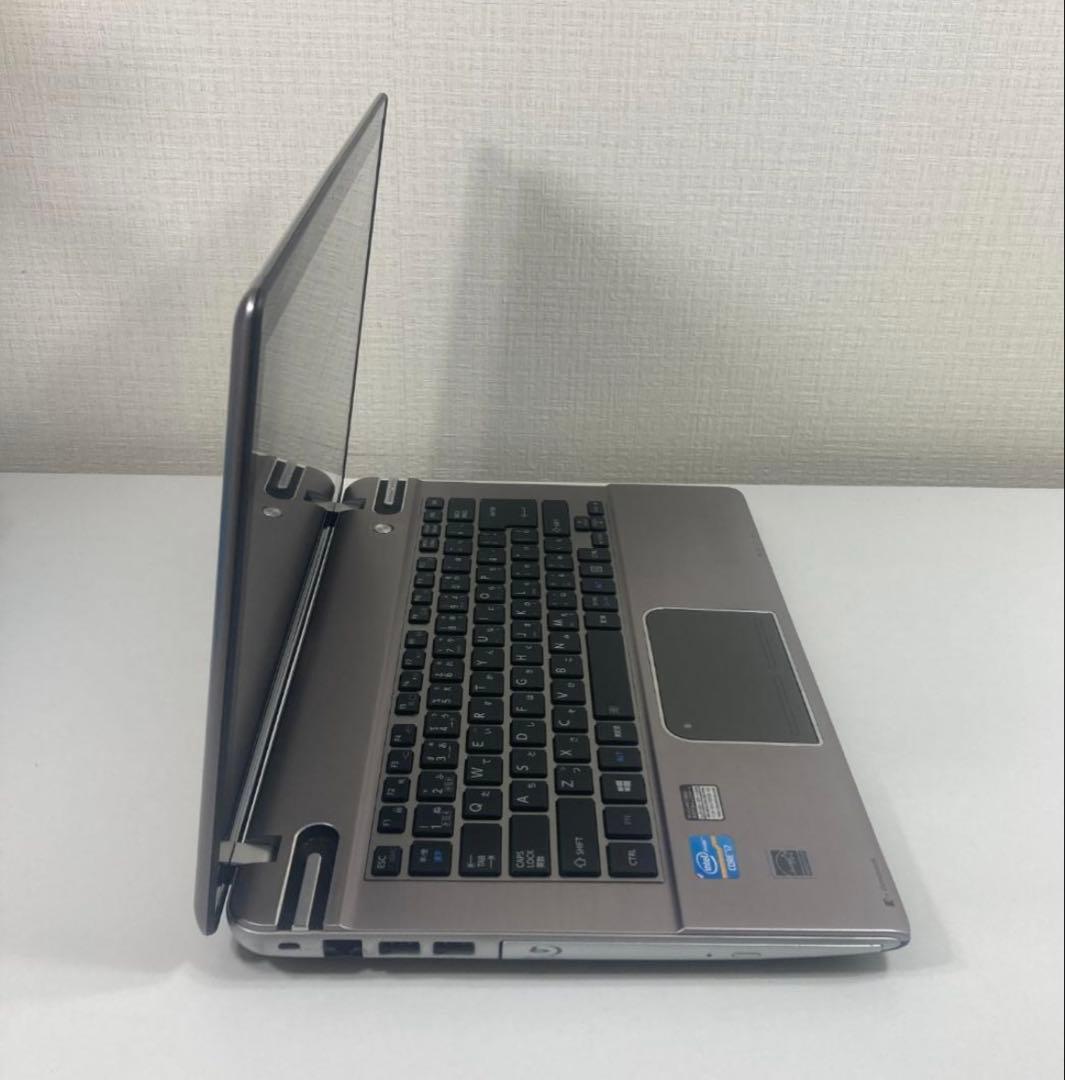 TOSHIBA dynabook Core i7 14インチ