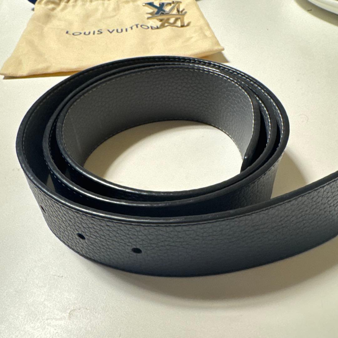 LOUIS VUITTON メンズベルトサイズ95両面使用可能です。グレーと紺色